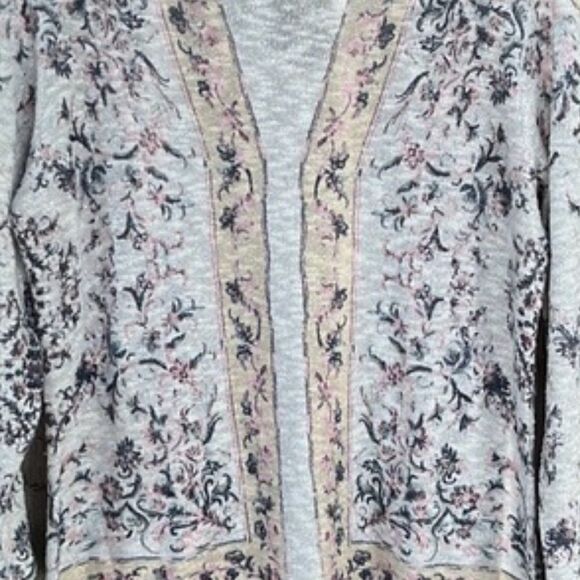 Reba Ligthtweight Ivory Floral Knit Sweater Metallic Embellishments Size Large - Picture 8 of 8